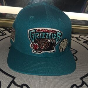 Vancouver Grizzlies Teal Snapback Hat size 6 7/8